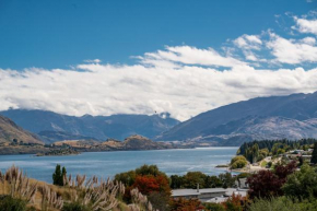 Hill Cottage - Wanaka Holiday Home